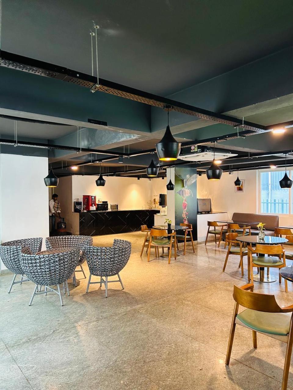 Wild Wings Premium Hotel 海得拉巴 外观 照片