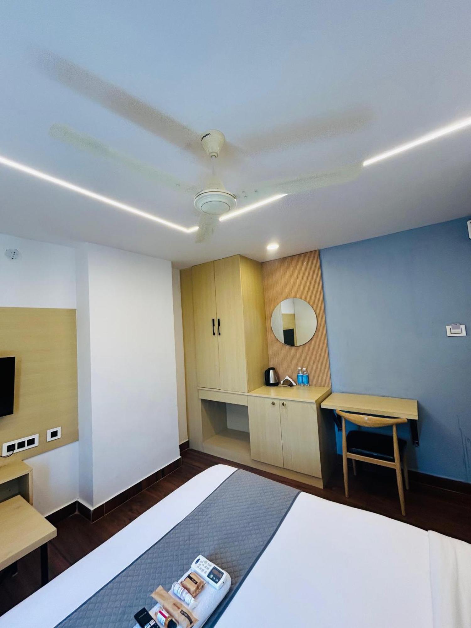 Wild Wings Premium Hotel 海得拉巴 外观 照片