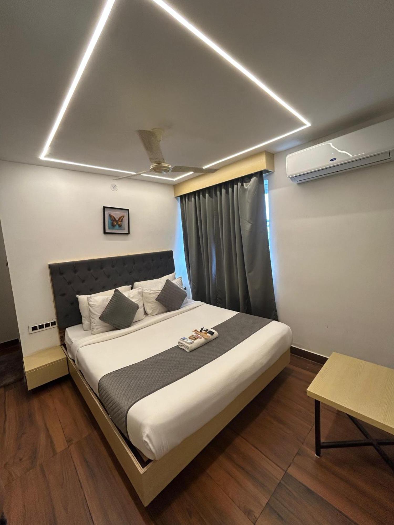 Wild Wings Premium Hotel 海得拉巴 外观 照片