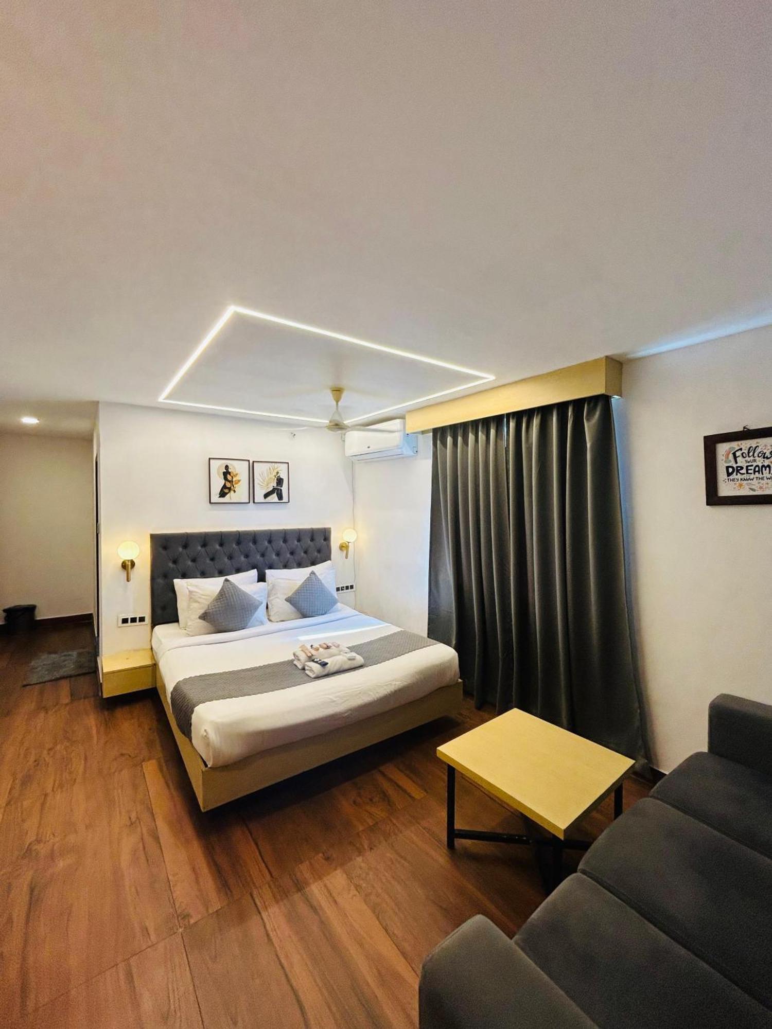 Wild Wings Premium Hotel 海得拉巴 外观 照片