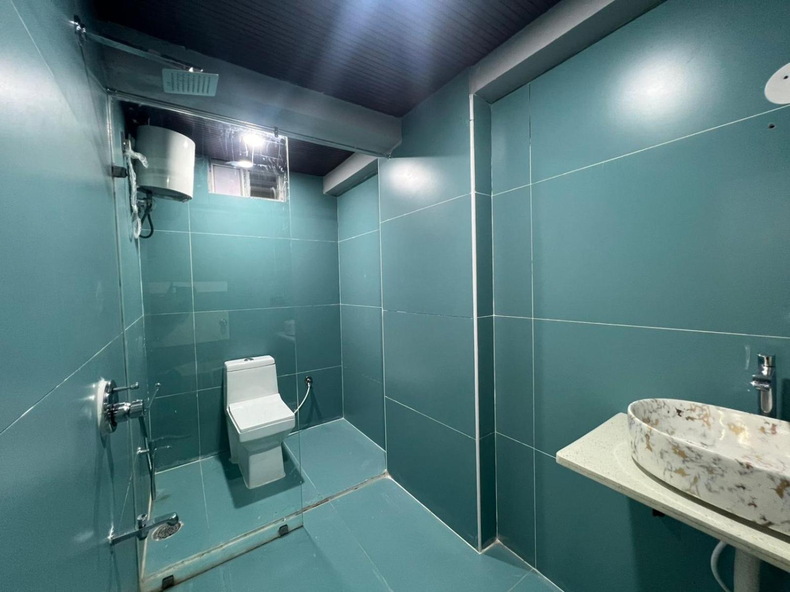 Wild Wings Premium Hotel 海得拉巴 外观 照片