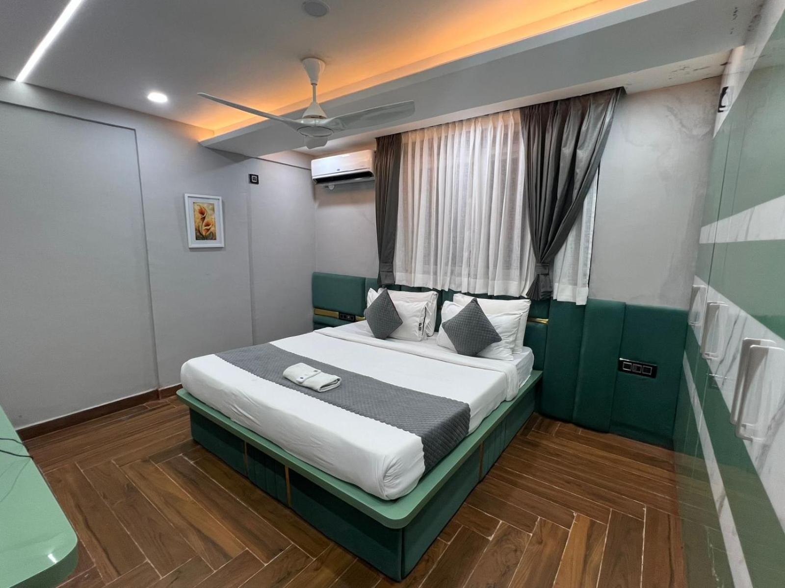 Wild Wings Premium Hotel 海得拉巴 外观 照片