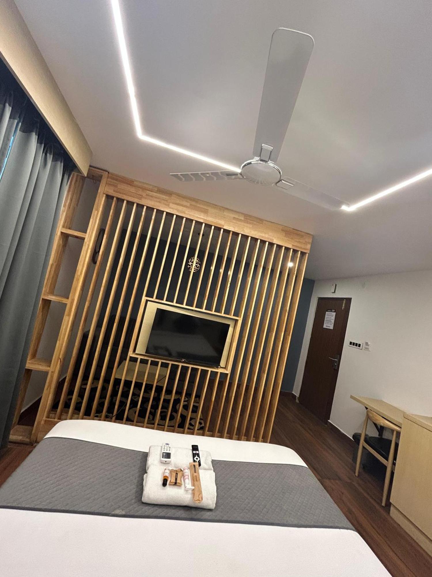Wild Wings Premium Hotel 海得拉巴 外观 照片